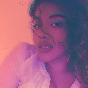 Meet your Posher, Esmeralda